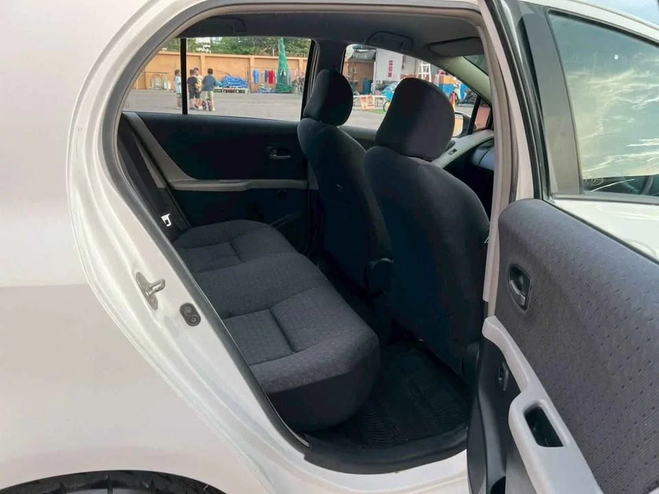 2013 Toyota Yaris II 3