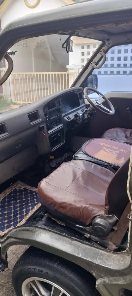 1980 Toyota Commuter III 2