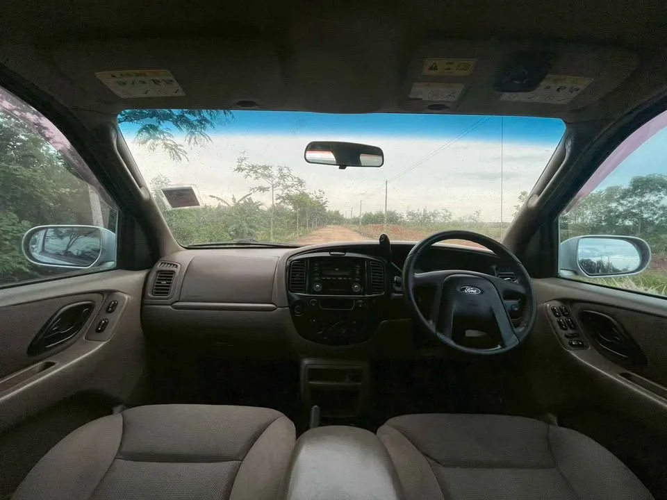 2004 Ford Escape I 3