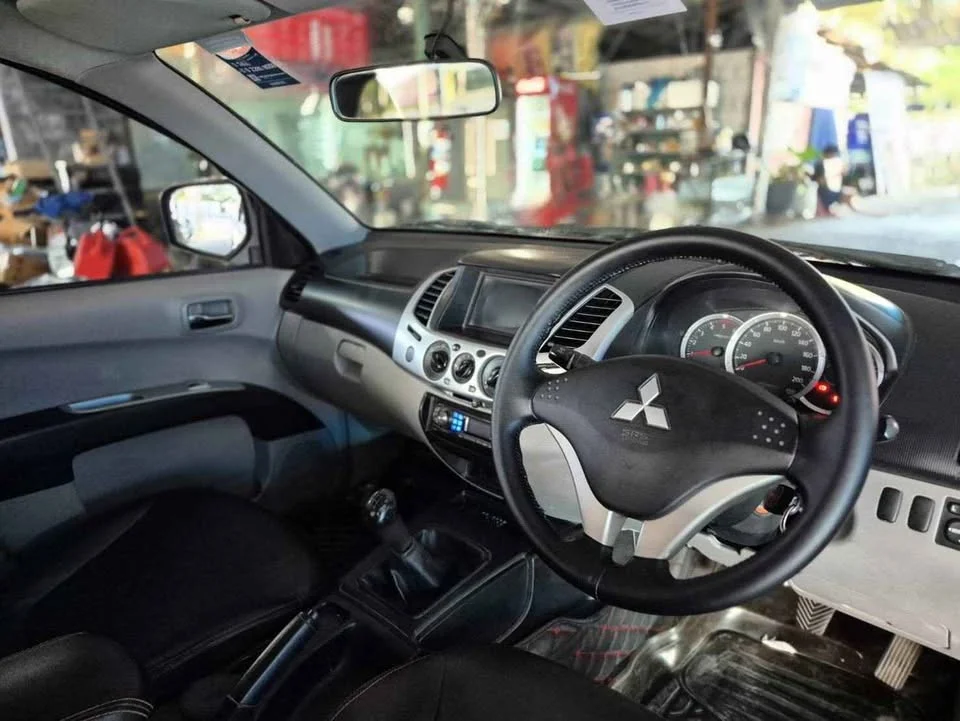 2013 Mitsubishi Triton IV 2