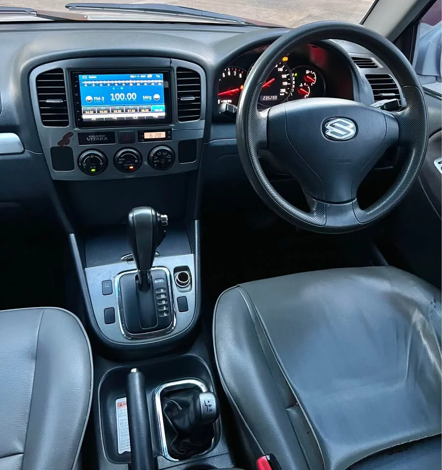2004 Suzuki Grand Vitara II 2