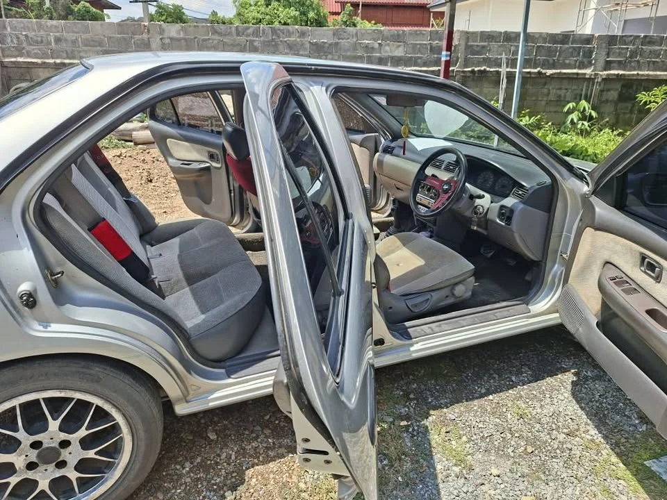 1995 Nissan Sunny IV 3