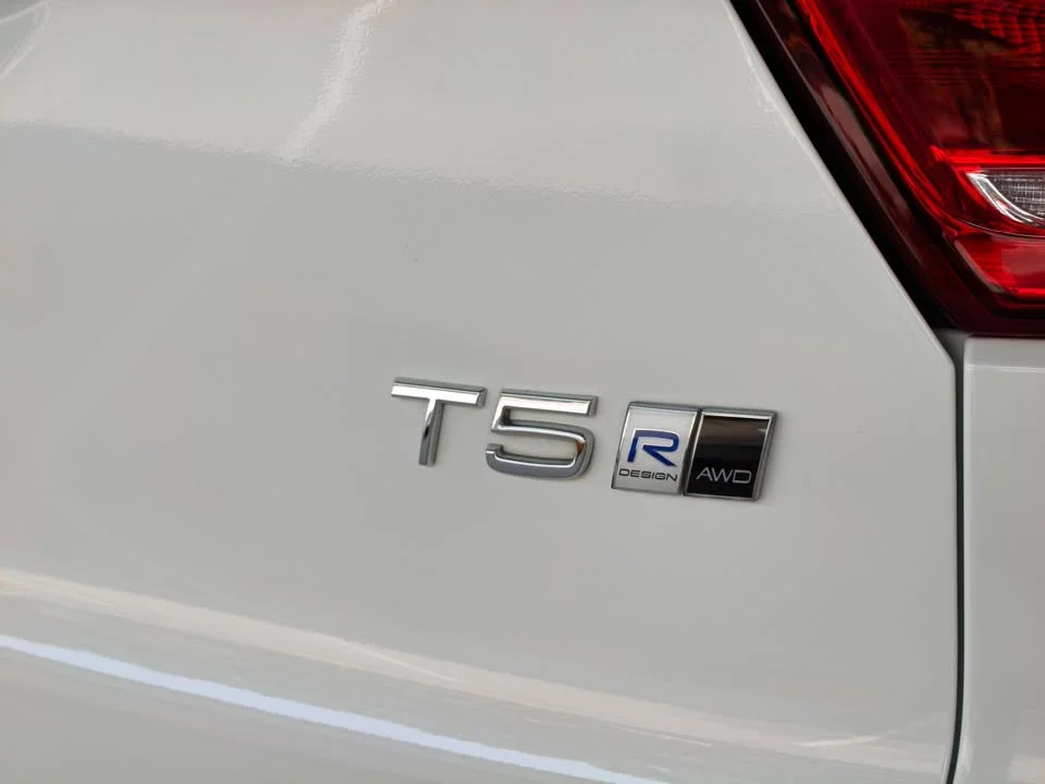 2019 Volvo XC40 2