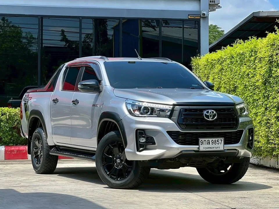 2019 Toyota Hilux VIII 2