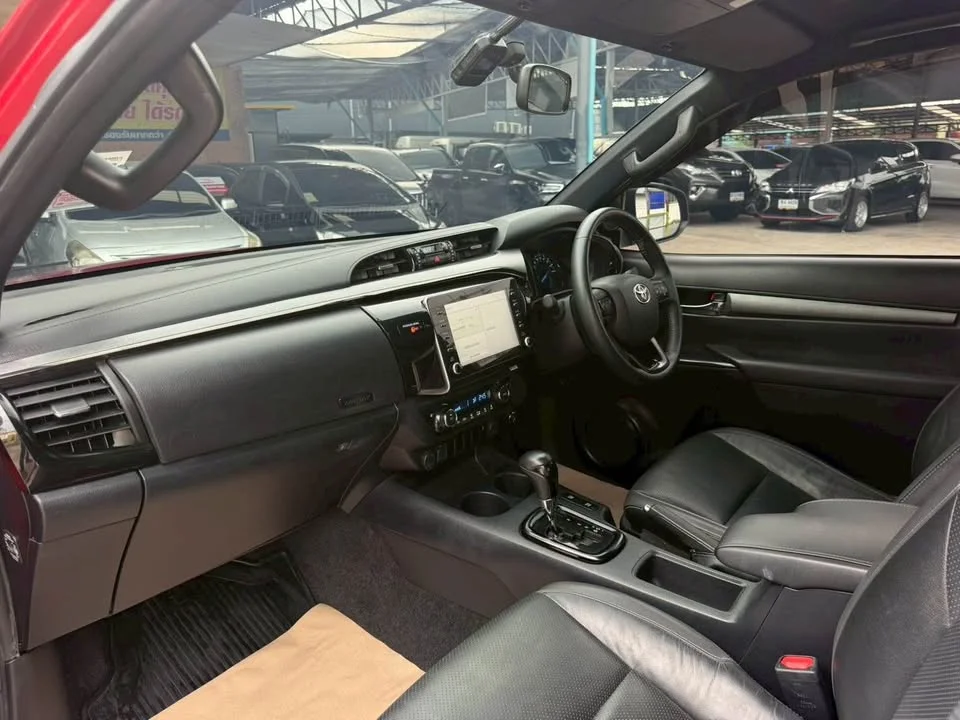 2021 Toyota Hilux VIII 2