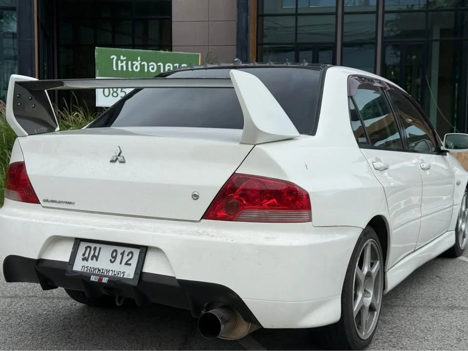 2004 Mitsubishi Lancer VIII 2