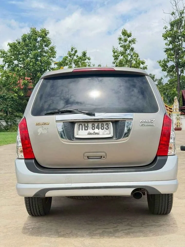 2008 Isuzu MU-7 3