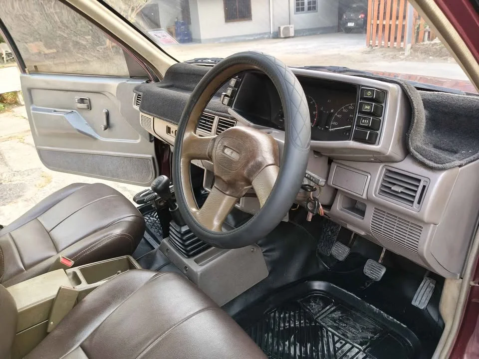 1995 Isuzu TFR III 2