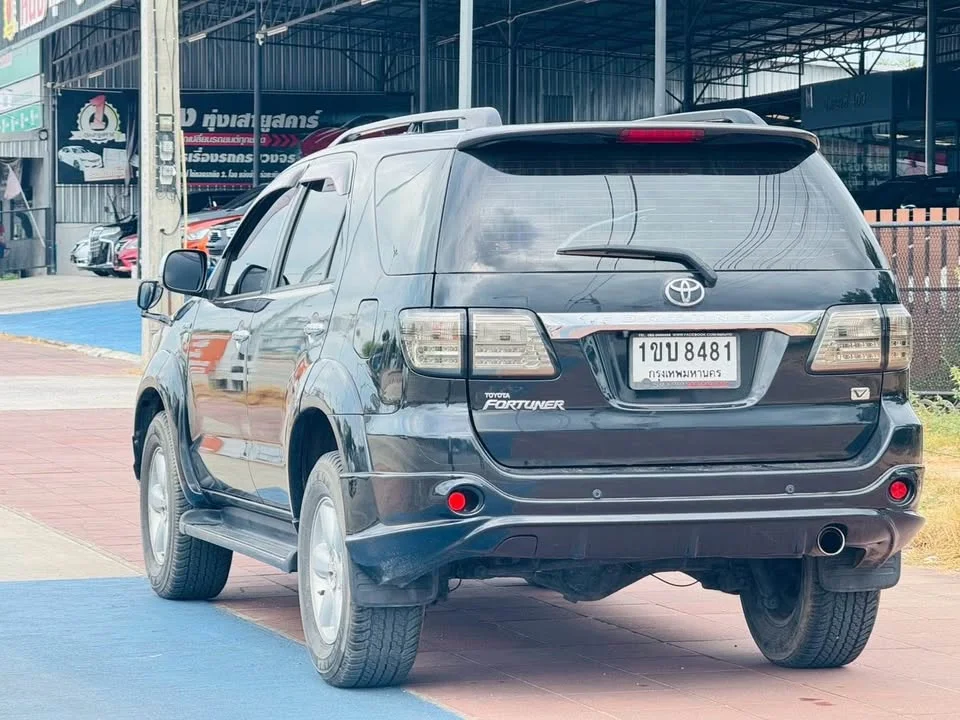 2010 Toyota Fortuner I 2