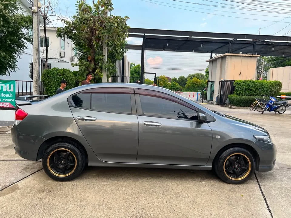 2010 Honda City V 3