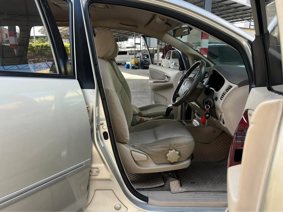 2005 Toyota Innova I 2