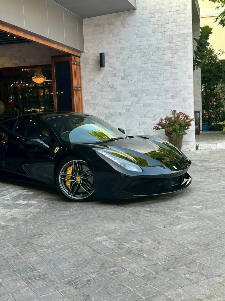 2018 Ferrari 488 2