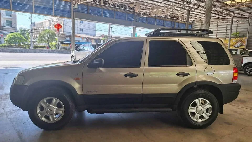 2004 Ford Escape I 3