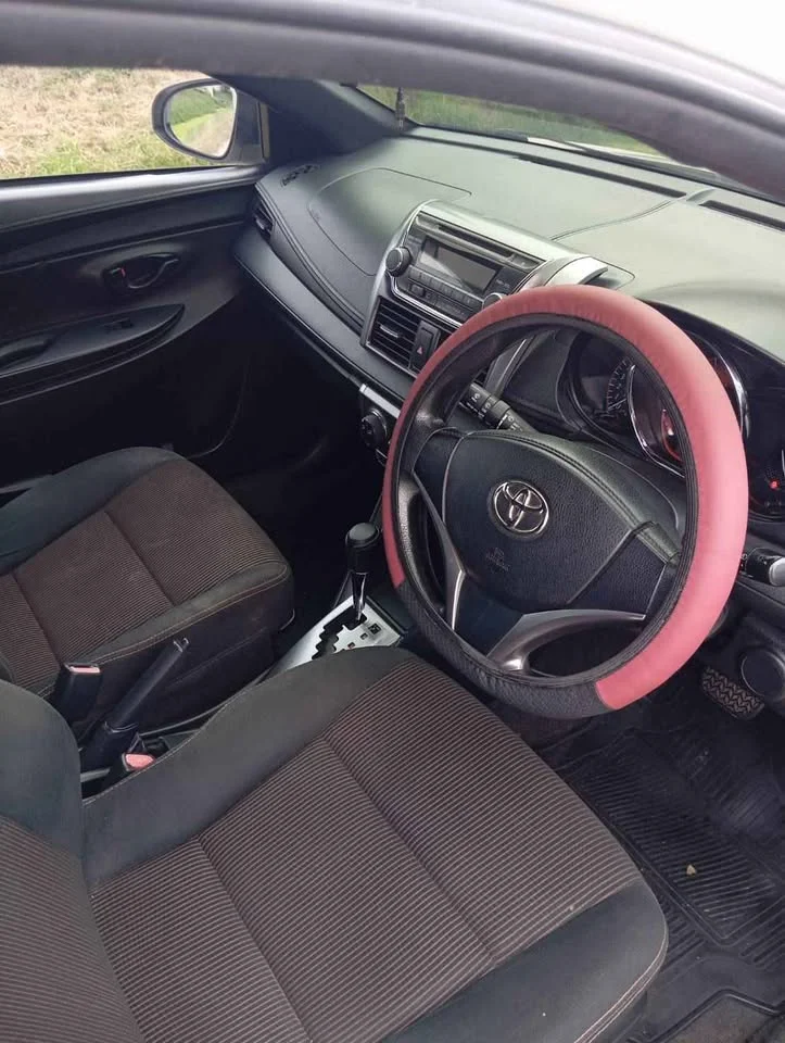 2015 Toyota Yaris III 2