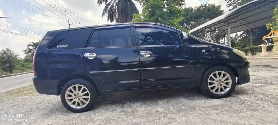 2004 Toyota Innova I 2