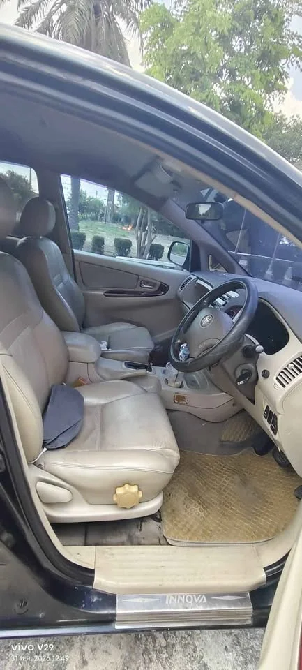 2004 Toyota Innova I 3