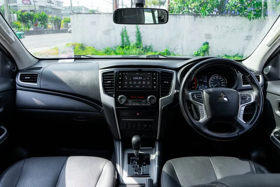 2022 Mitsubishi Triton V 2