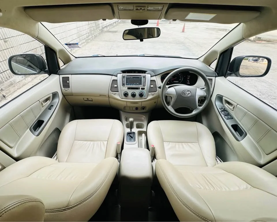 2012 Toyota Innova I 3