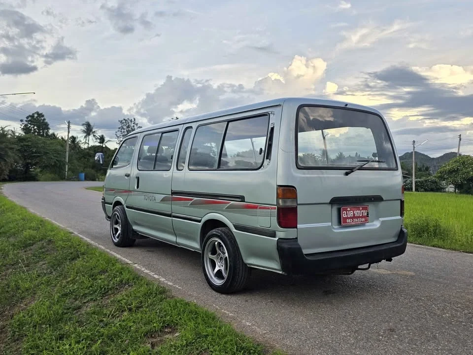 1997 Toyota Commuter IV (H100) 3