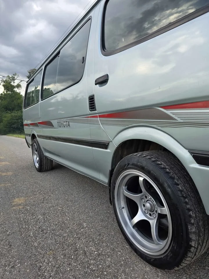 1997 Toyota Commuter IV (H100) 2