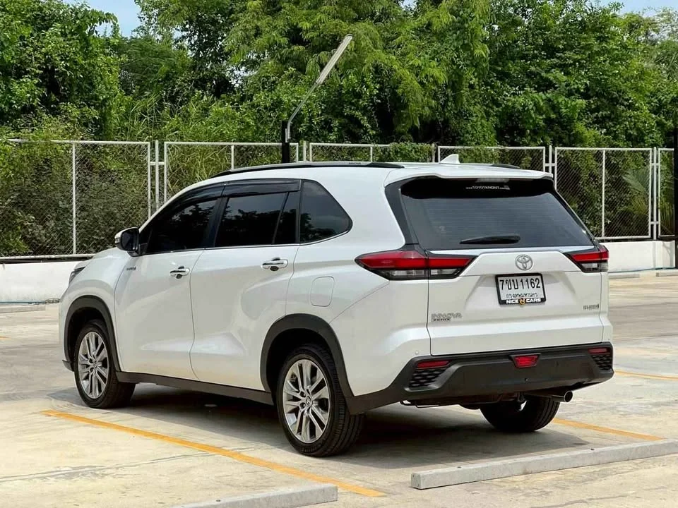 2023 Toyota Innova III 3
