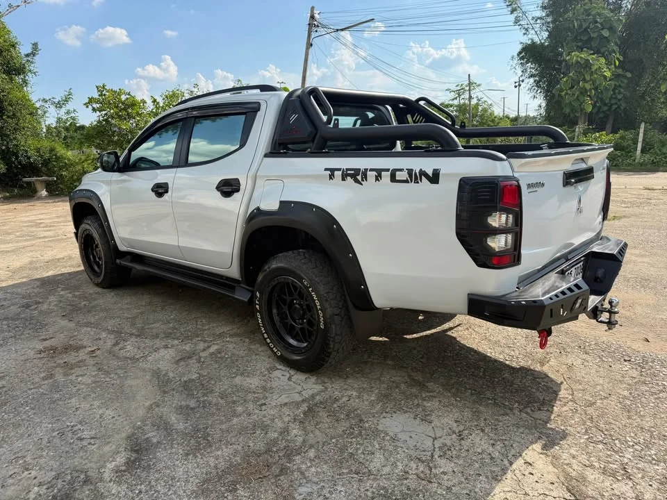 2022 Mitsubishi Triton V 2