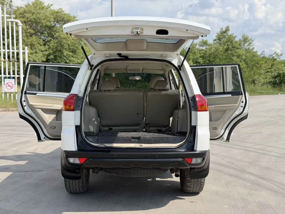 2010 Mitsubishi Pajero Sport II 3