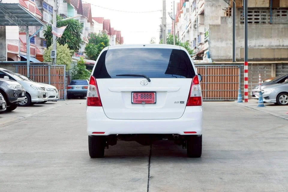 2012 Toyota Innova I 2