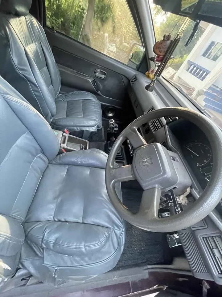 1997 Isuzu TFR III 2