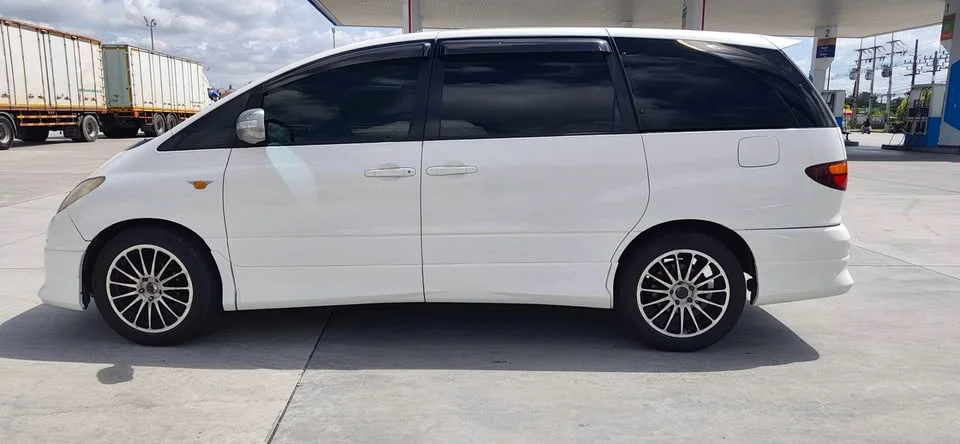 2012 Toyota Estima II 3