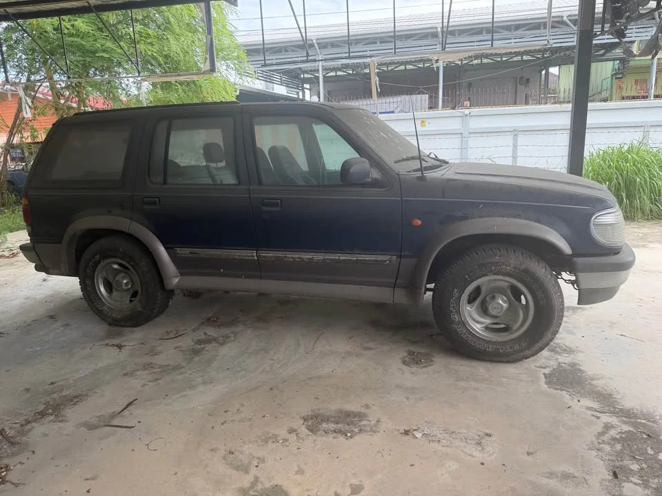1996 Ford Explorer II 2