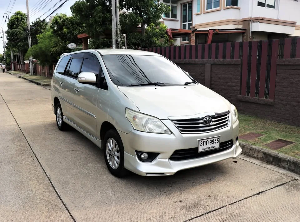 2014 Toyota Innova I 2