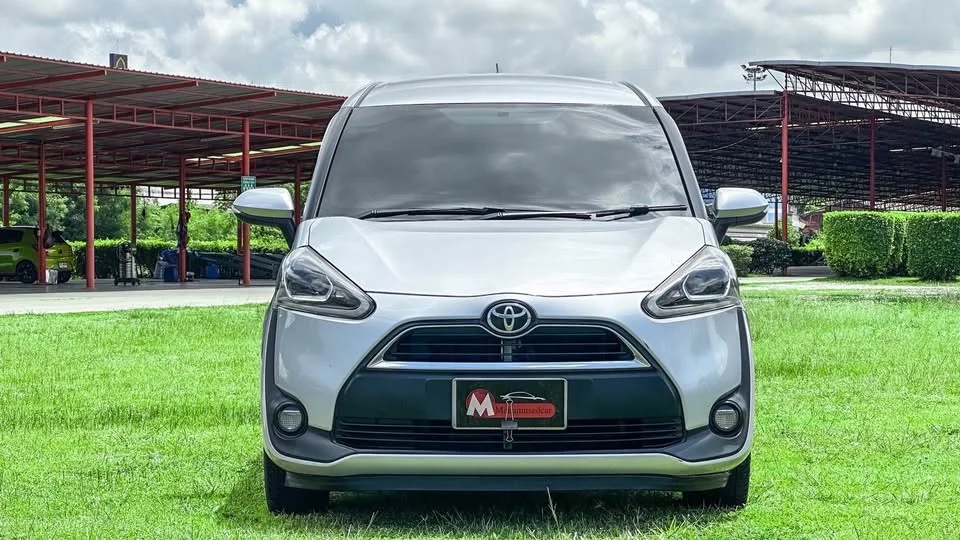 2016 Toyota Sienta II 3