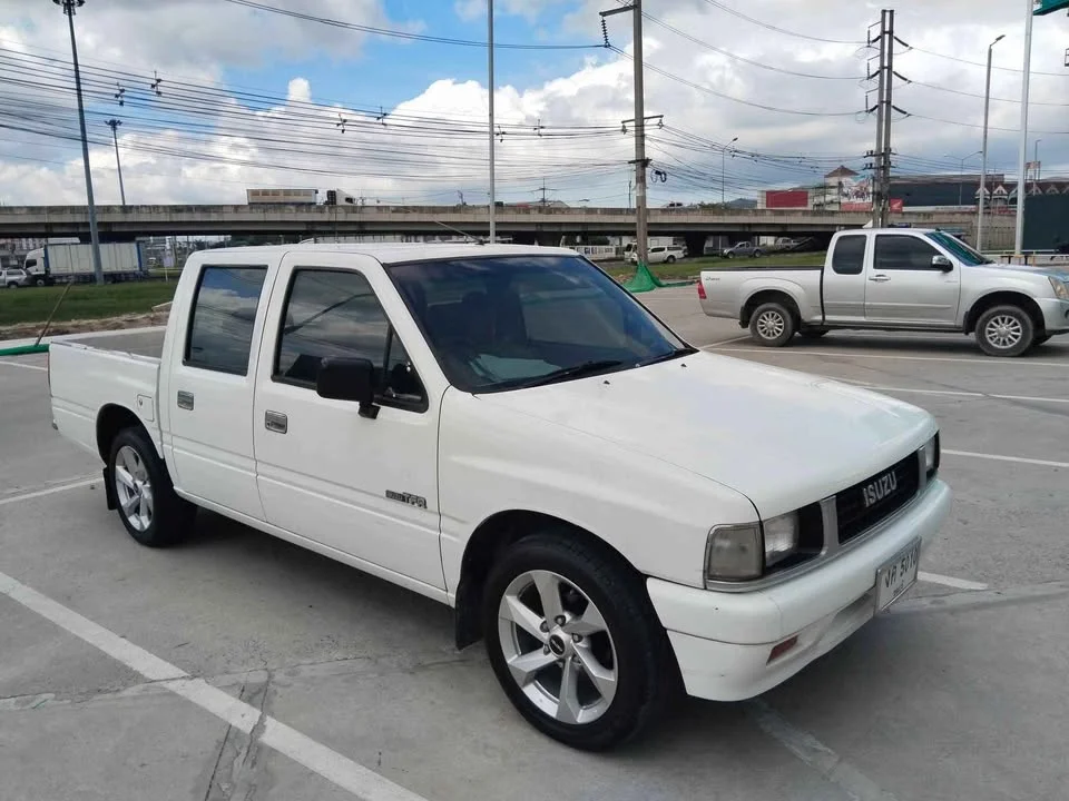 1990 Isuzu TFR III 3