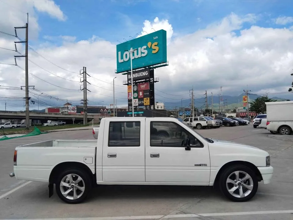 1990 Isuzu TFR III 2