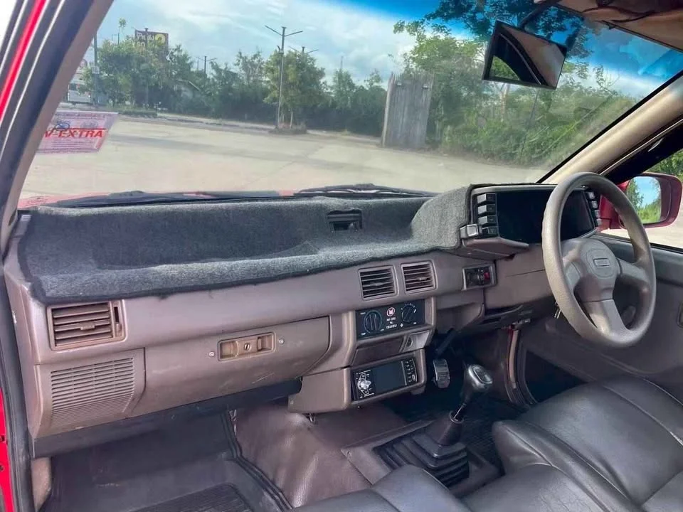 1995 Isuzu TFR III 3