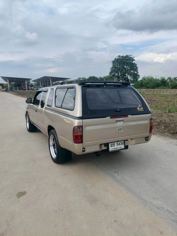 2004 Toyota Hilux Tiger VI 3
