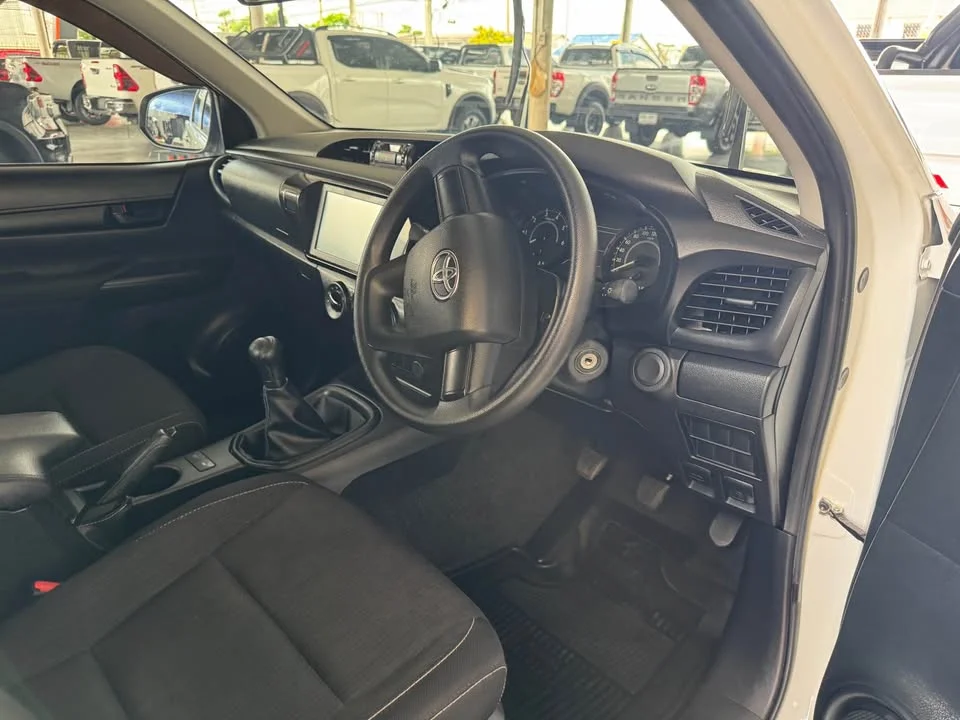 2022 Toyota Hilux VIII 2