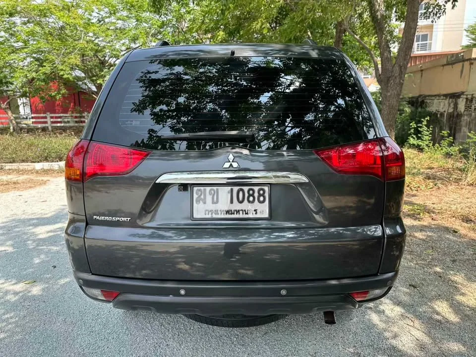 2011 Mitsubishi Pajero Sport II 2