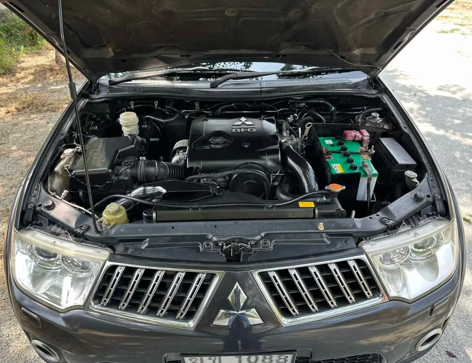 2011 Mitsubishi Pajero Sport II 3