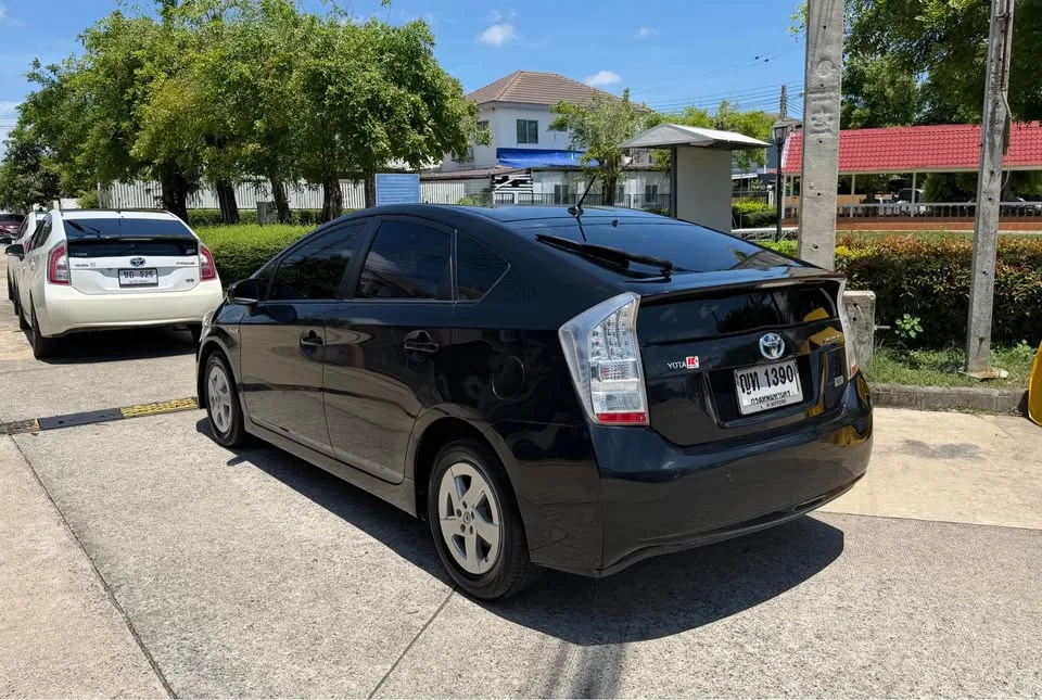 2011 Toyota Prius III 3