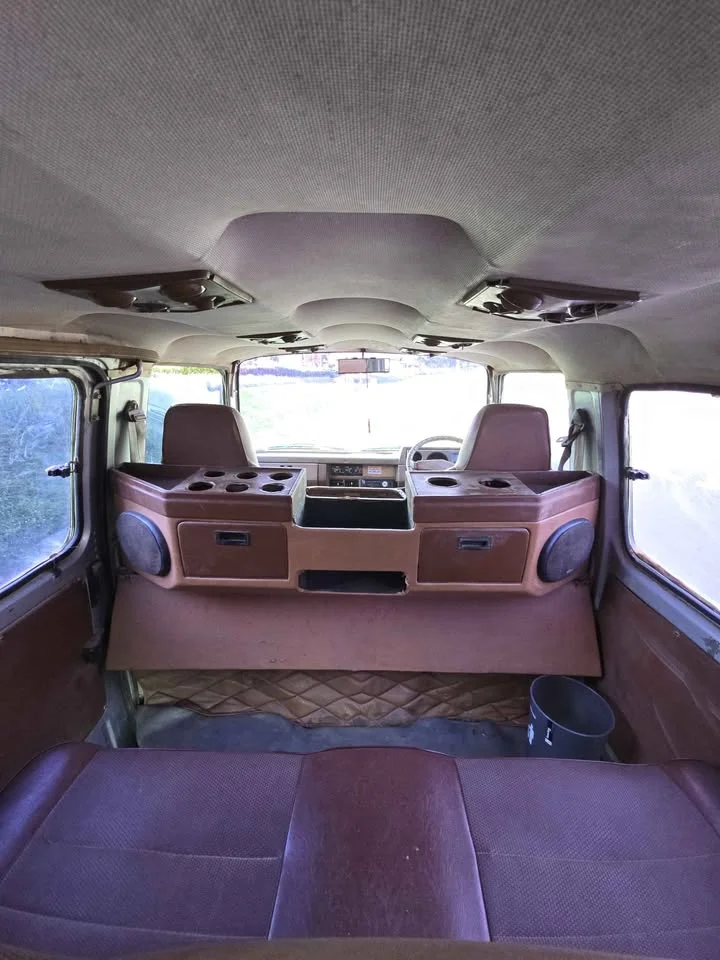 1991 Toyota Commuter III 3