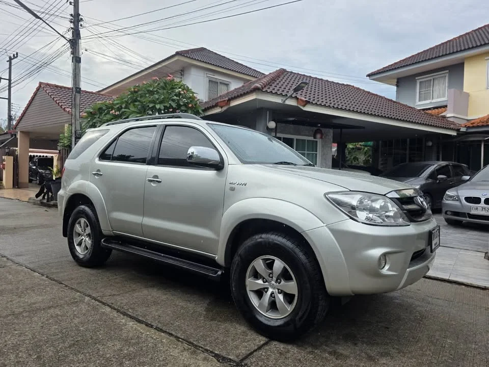 2008 Toyota Fortuner I 3