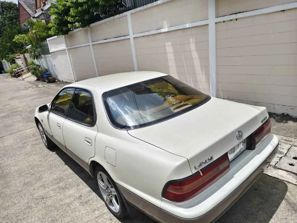 1997 Lexus ES II 2