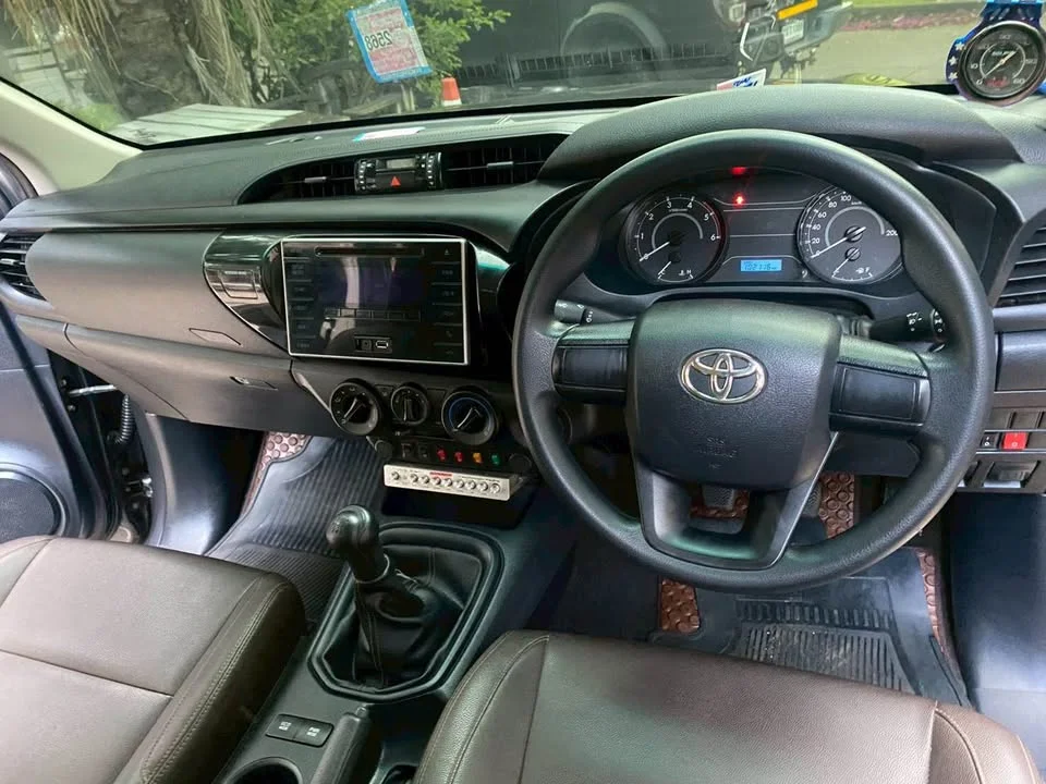 2020 Toyota Hilux VIII 3
