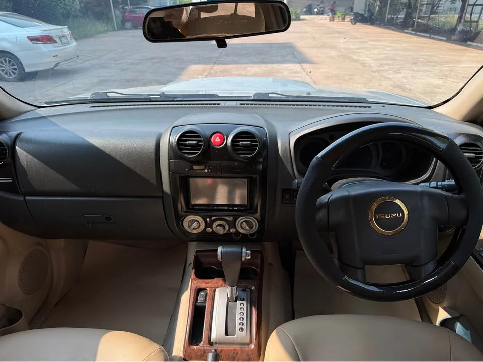 2007 Isuzu MU-7 2