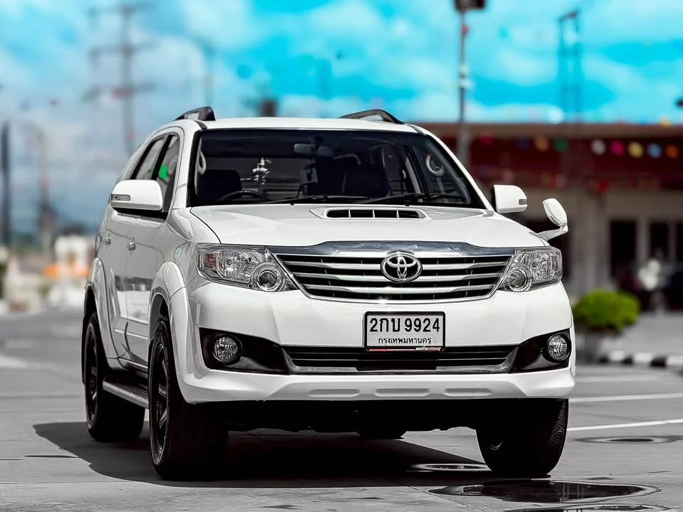 2013 Toyota Fortuner I 3
