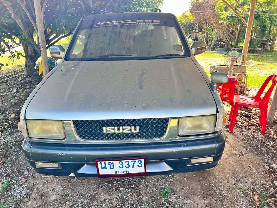 1995 Isuzu TFR III 2
