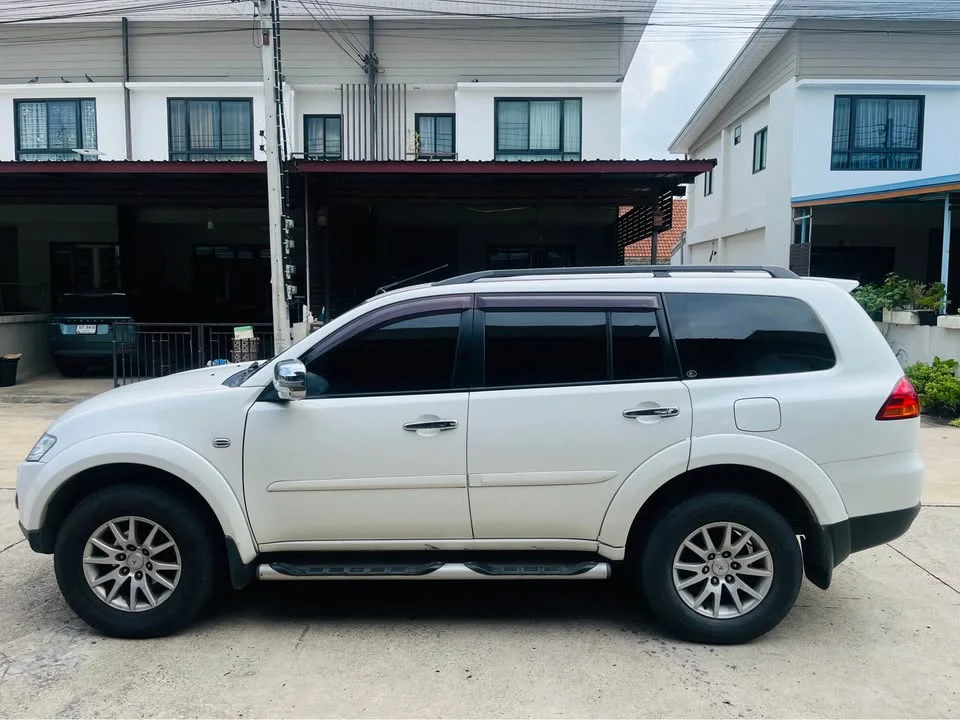 2013 Mitsubishi Pajero Sport II 2