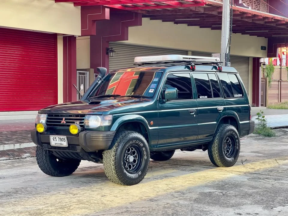 1997 Mitsubishi Pajero II 2